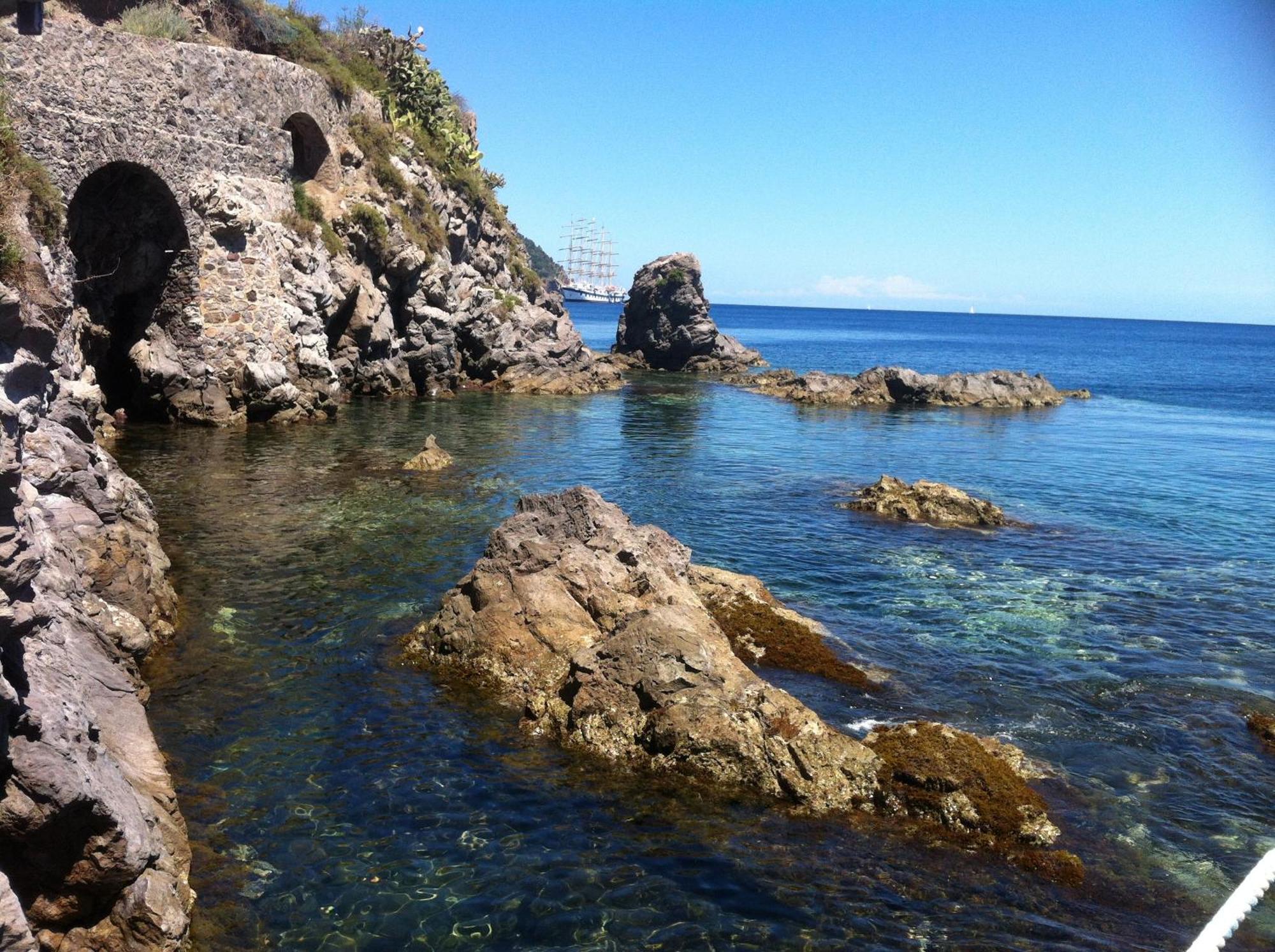 Hotel Rocce Azzurre Lipari  Exterior foto