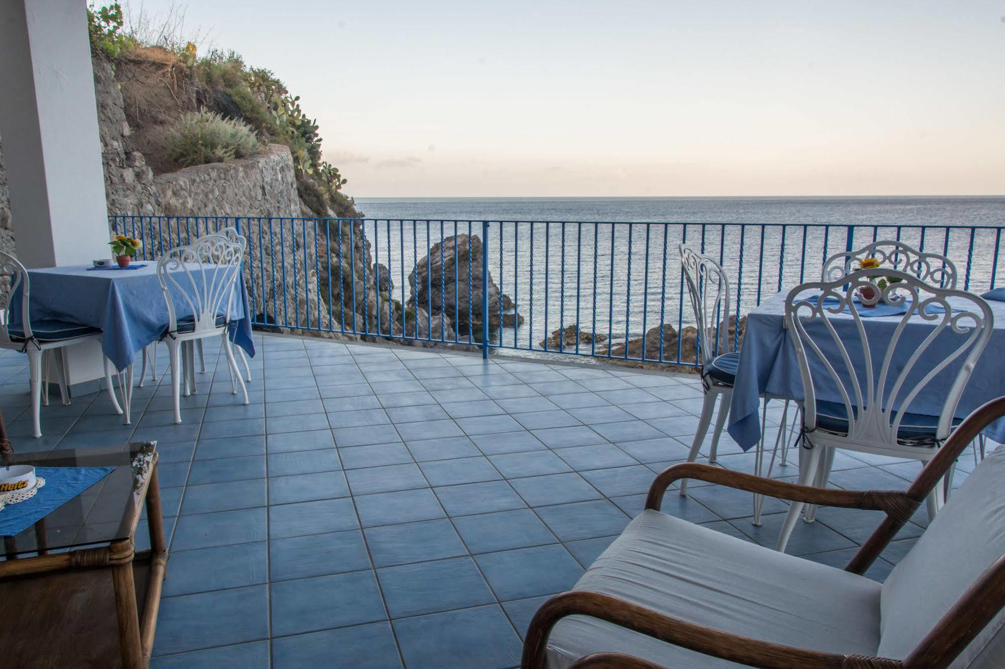 Hotel Rocce Azzurre Lipari  Exterior foto
